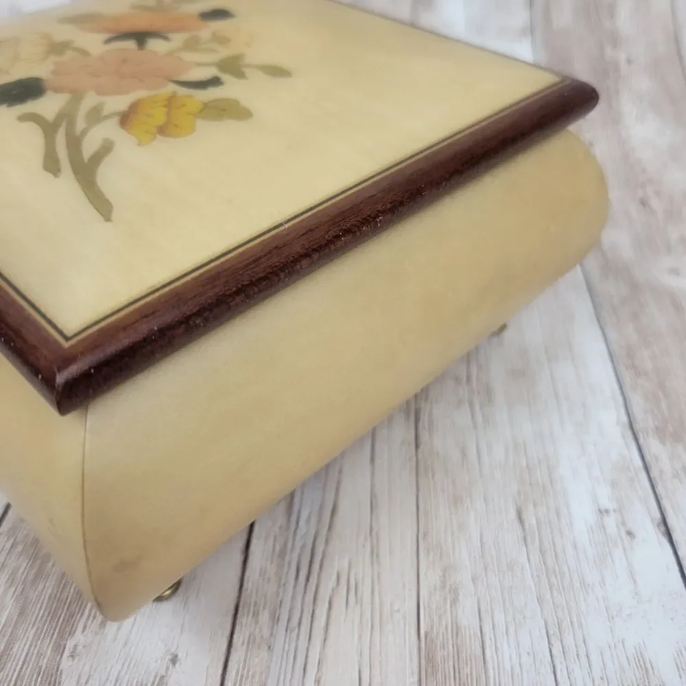 Vintage Reuge White Inlaid Wood Floral Jewelry Musical Box C'est Si Bon Italy